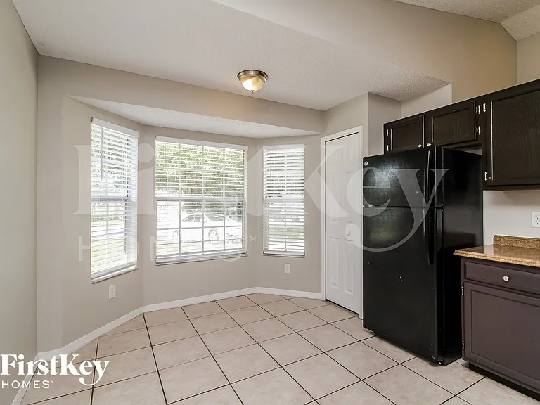 7591 Groveoak Dr — Photo 5