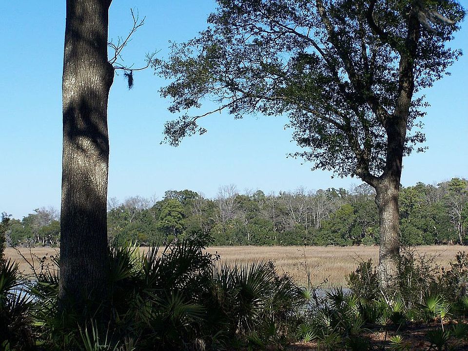 2nd image of 101 Oak Tree Rd