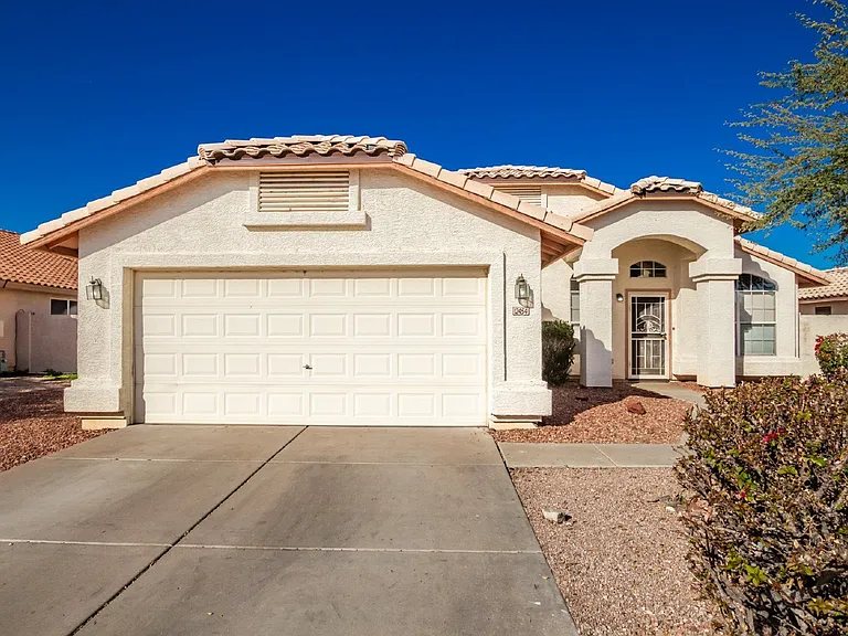 12454 W Holly St — Photo 1