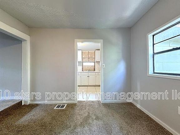 3rd image of 706 E Lake Ave APT B