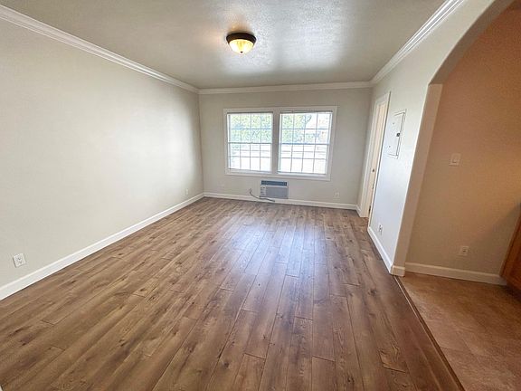 3rd image of 812 Georgia St #24