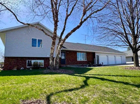 W7604 Forest Ave, Fond Du Lac, WI 54937