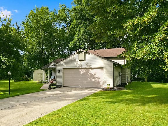 3rd image of 8003 Charnell Ct