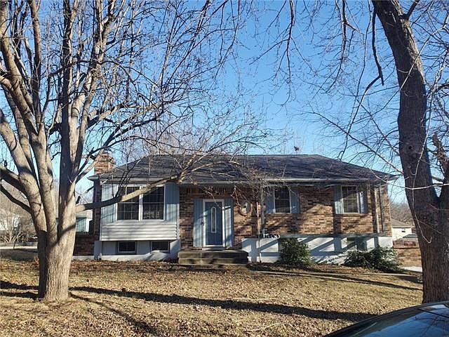 1st image of 1500 NW Amesbury Dr