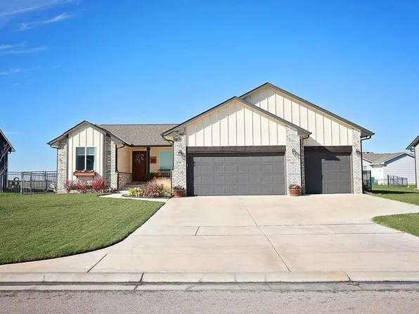 707 W Country Lakes Pl, Haysville, KS 67060