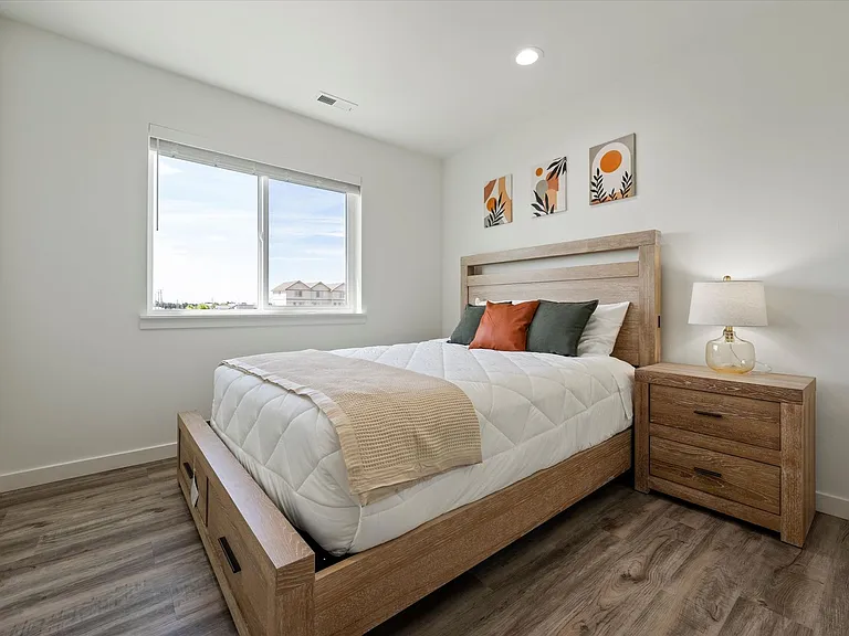 638 G St NE — Photo 55