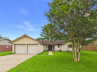 1909 Tracy Lynn Ln, Alvin, TX 77511