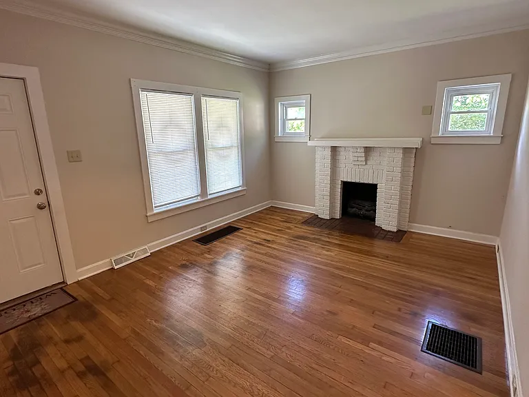 118 Lyons Dr — Photo 5