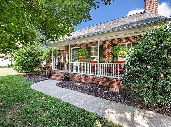 2nd image of 3905 Autumn Wood Dr