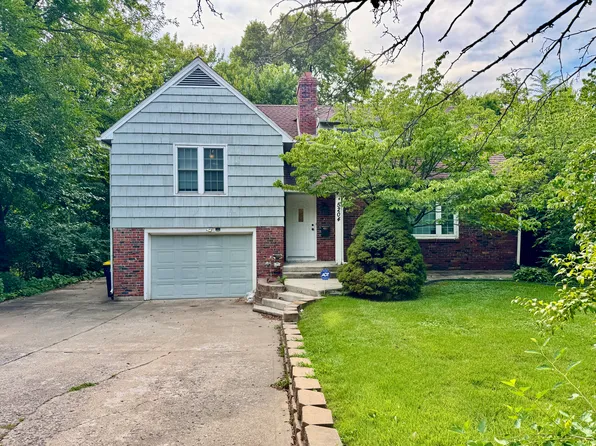 5204 Brookside Blvd, Kansas City, MO 64112