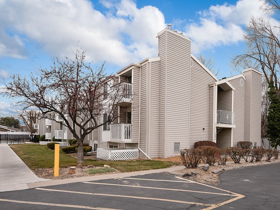 1st image of 875 E Arrowhead Ln S #47
