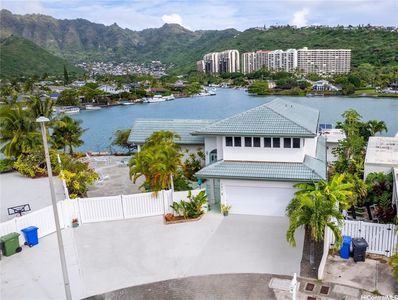 243 Ainahou St, Honolulu, HI, 96825
