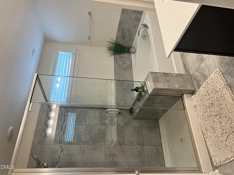 643 Spire Bnd — Photo 16