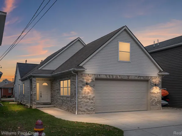 22473 Beach St, Saint Clair Shores, MI 48081