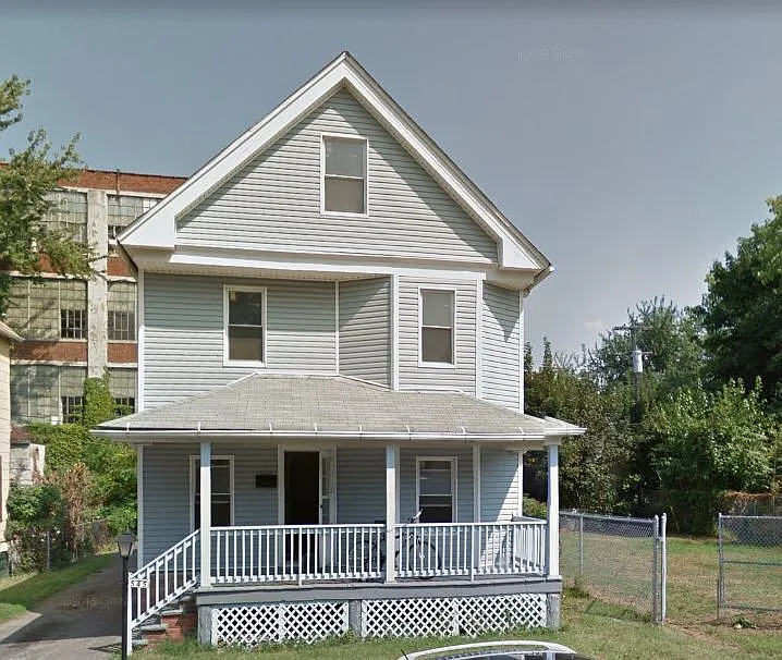 545 E 103rd St photo 1