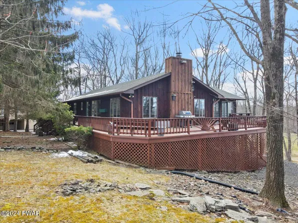 109 Beechwood Ln, Greentown, PA 18426