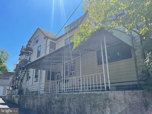 105 Atlantic St #F1 — Photo 1