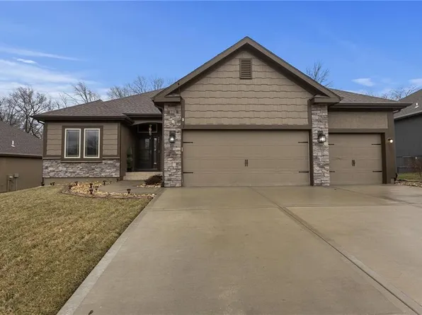 303 NE 102nd St, Kansas City, MO 64155