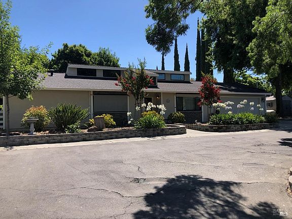 3rd image of 7452 Clement Road
