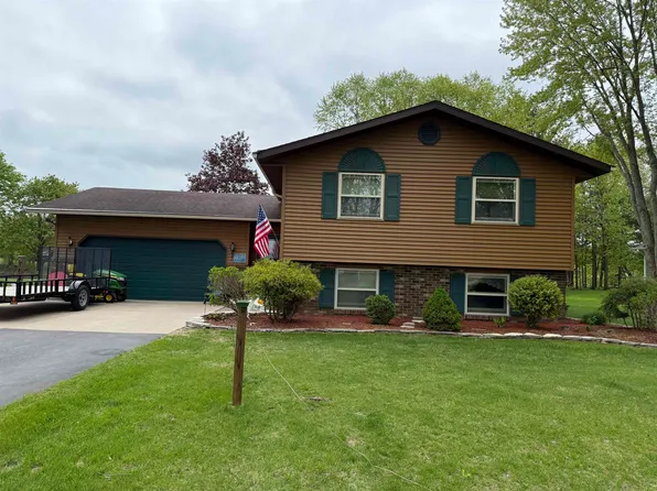 N5818 Wolf River Rd, Shawano, WI 54166