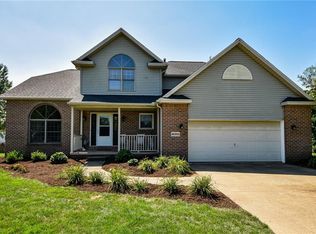 10381 Golden Ridge Dr, Wadsworth, OH 44281