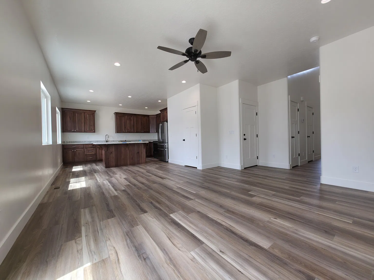 3 bed, 2.5 bath, 2055 sqft, $2,150 — Photo 2