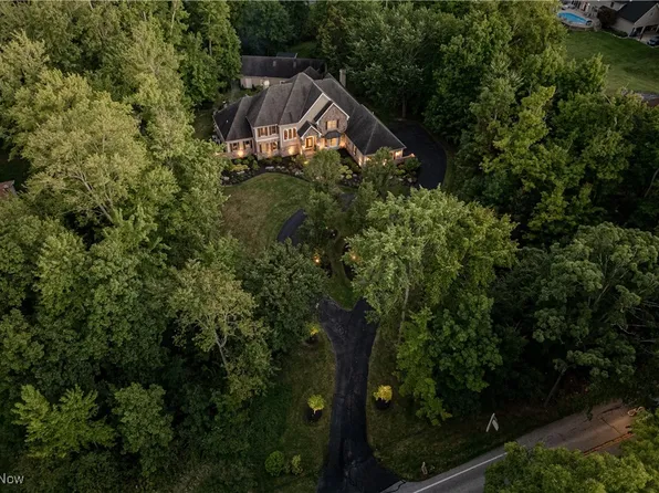 35906 Solon Rd, Solon, OH 44139