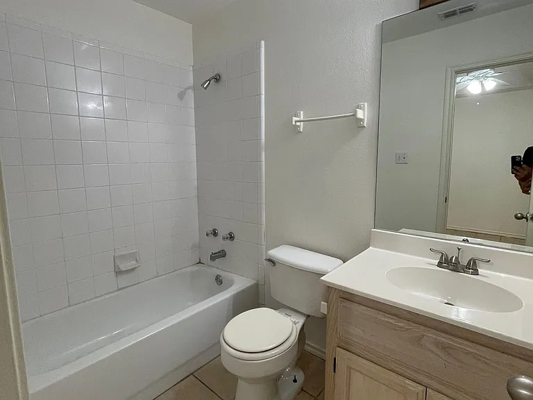 408 E Ulex Ave #4 — Photo 6