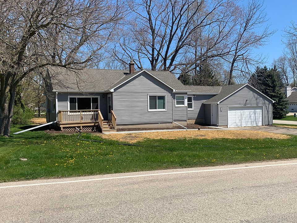 1st image of 1124 E Mackinac Ave