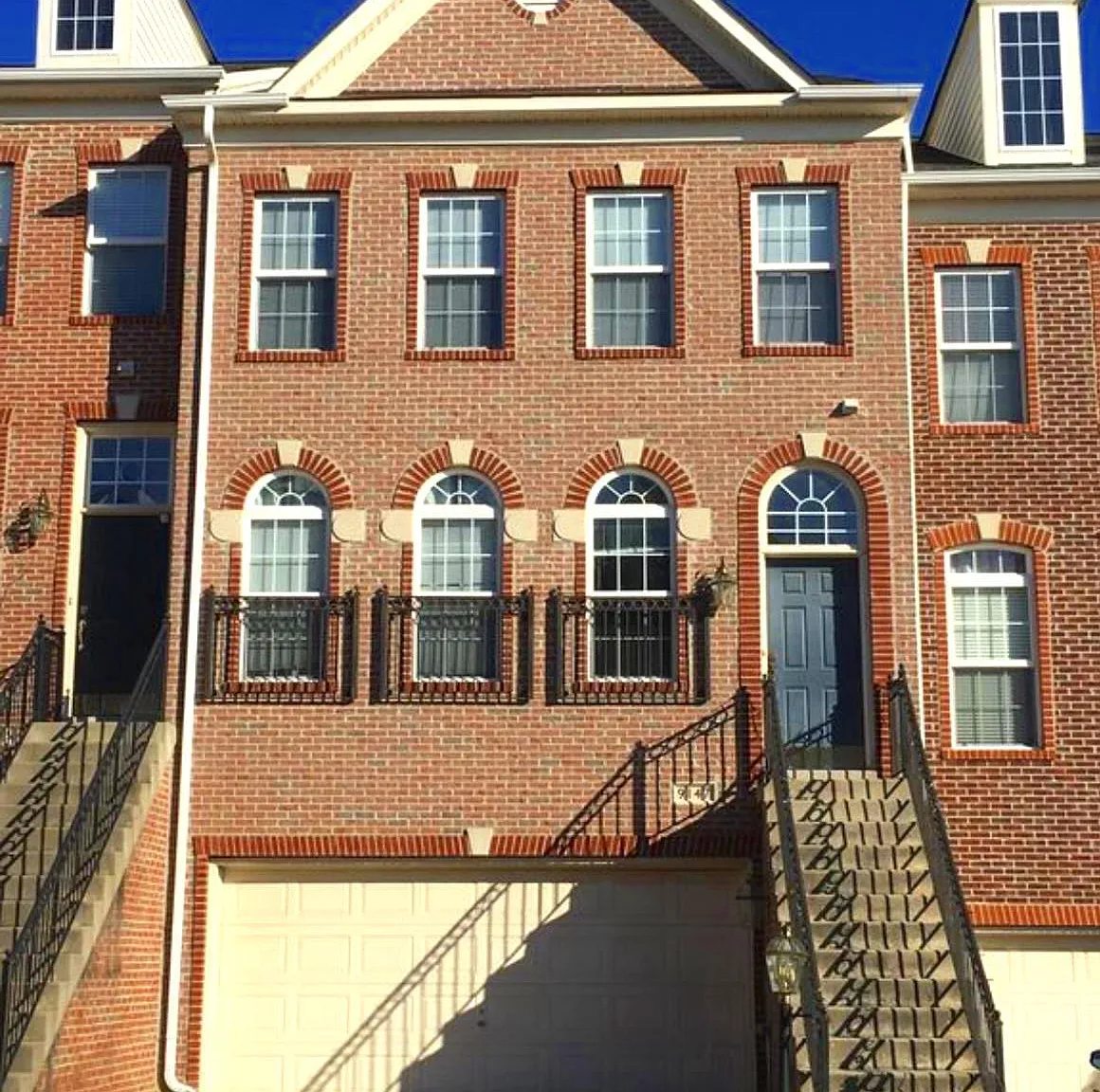 3 bed, 3.5 bath, 2255 sqft, $4,250 — Photo 1