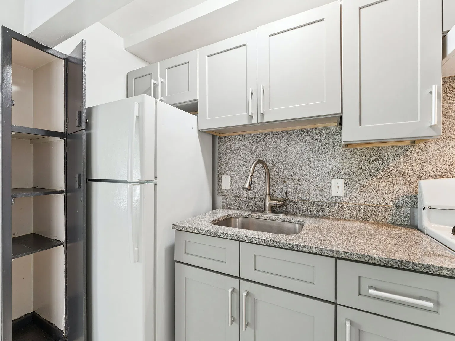 4505 Lafayette Avenue — Photo 4