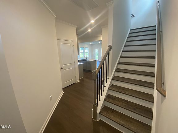 2nd image of 147 Fishing Pier Way