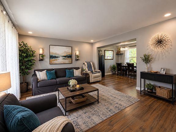 2nd image of 2054 Mission Hills Dr