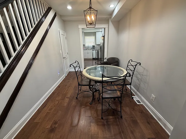 311 S Clinton St — Photo 25