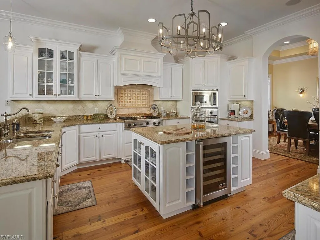 5 bed, 5.5 bath, 3631 sqft, $49,000 — Photo 4