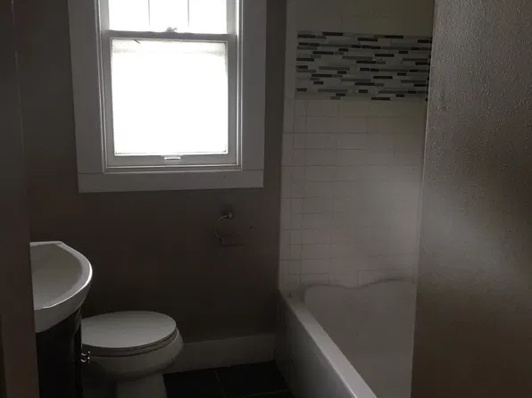 816 S Grange Ave, Sioux Falls, SD 57104