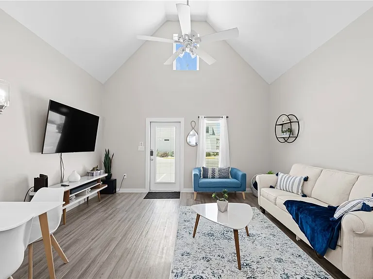 14921 Smugglers Cove Dr — Photo 6