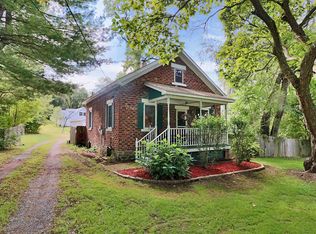 342 Van Wagner Rd, Poughkeepsie, NY 12603