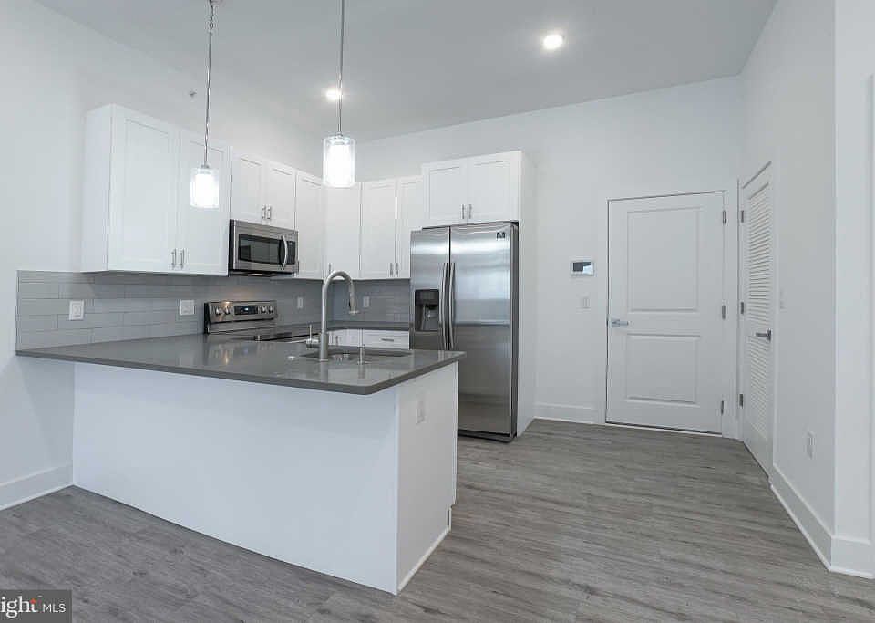 1st image of 1630 N Cadwallader St #2