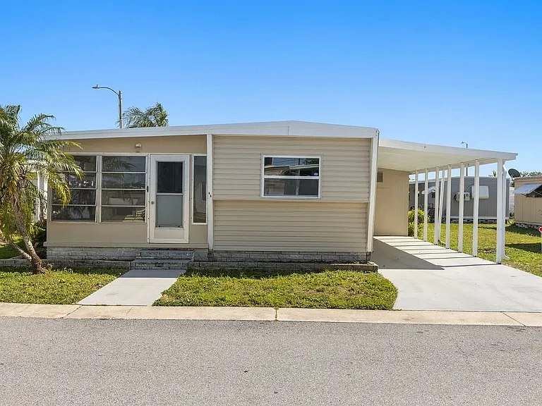 2505 E Bay Dr #88 — Photo 24