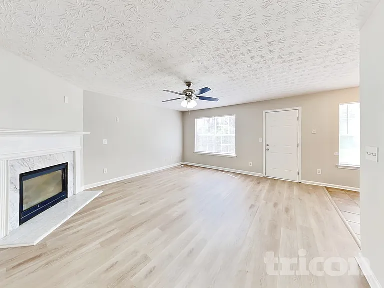 2277 Kilgore Ln — Photo 3