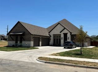 1521 Blue Lake Dr, Joshua, TX 76058