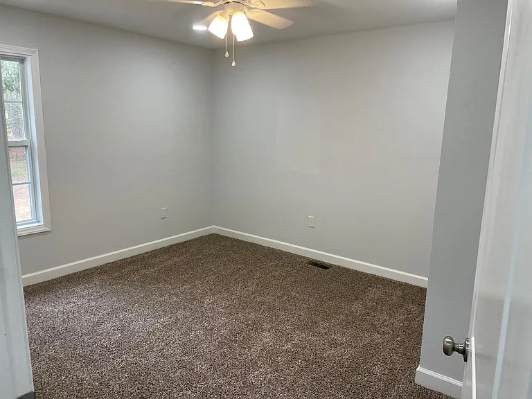 130 Godwin Rd — Photo 14