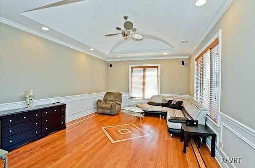 5th image of 4951 Estes Ave