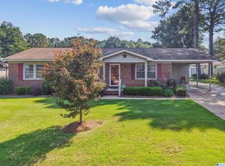 916 Clement Dr, Sylacauga, AL 35151