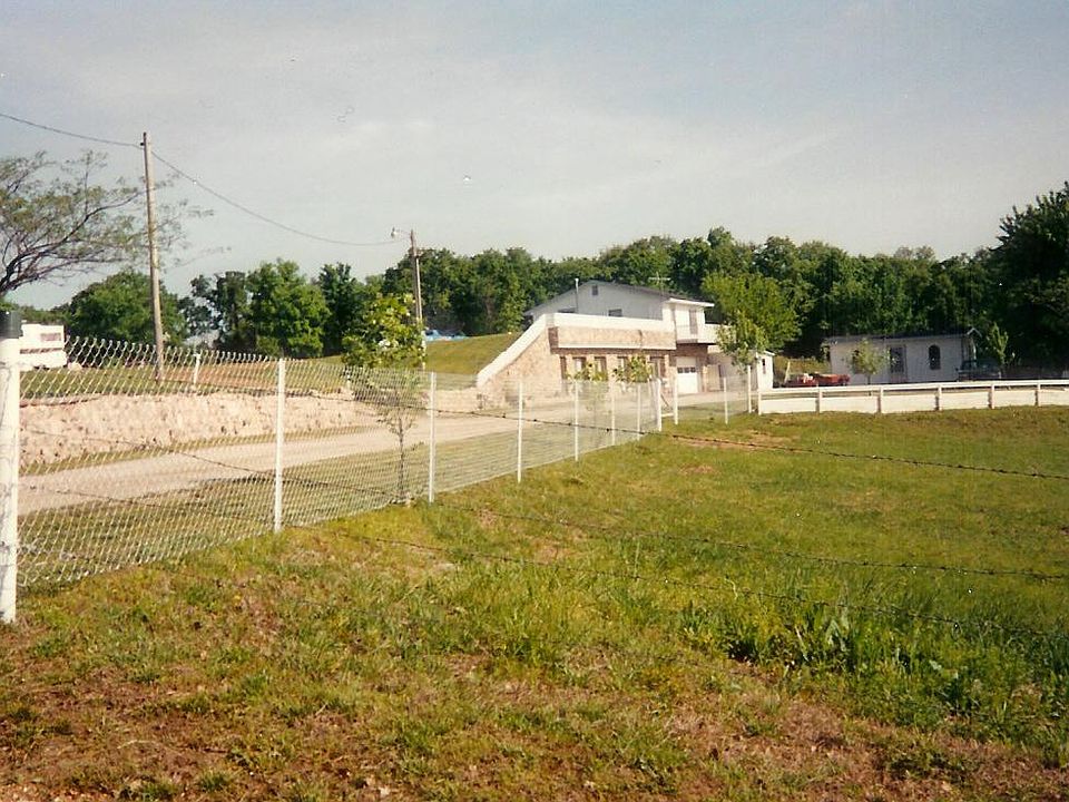 2nd image of 434656 E 300th Rd