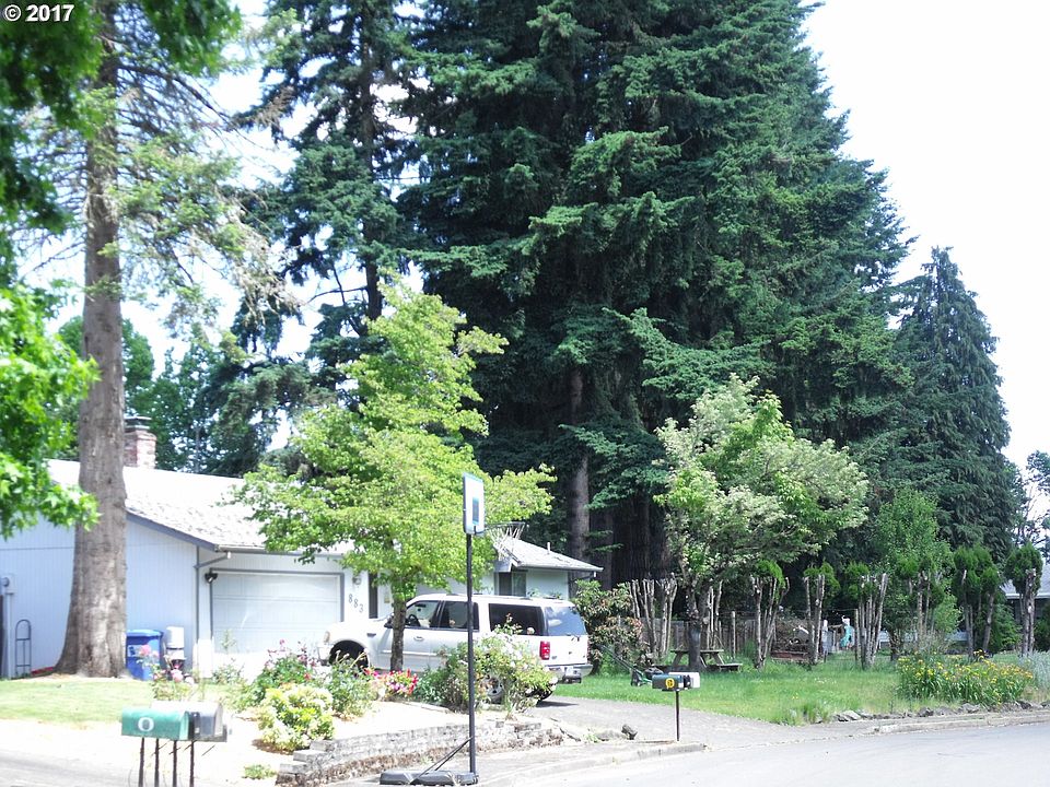 2nd image of 883 Travis Ave