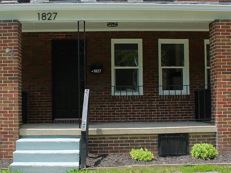 1827 S Champion Ave — Photo 3
