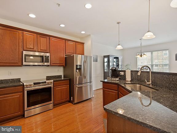 5th image of 3772 Bedford Dr