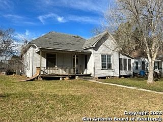 1st image of 101 E Fannin St